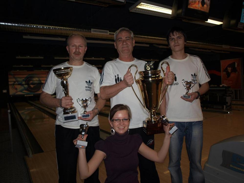 12. Mezipodniková bowlingová soutěž